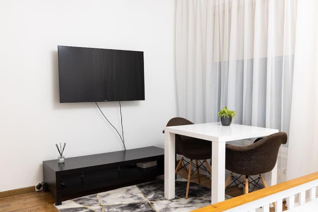 Modern & Cozy Place In The Very Heart Of טאלין מראה חיצוני תמונה