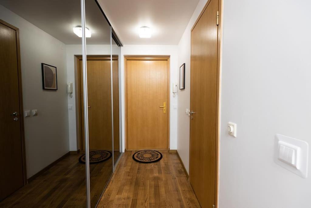 Modern & Cozy Place In The Very Heart Of טאלין מראה חיצוני תמונה